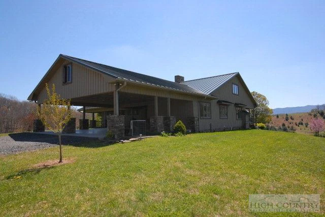 Image number 1 for the current listing