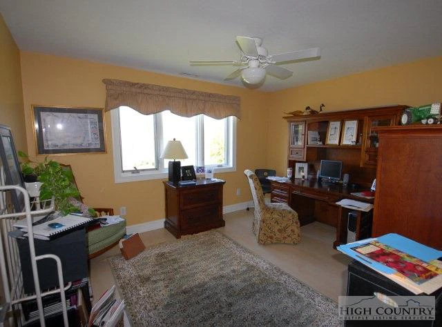 Image number 20 for the current listing