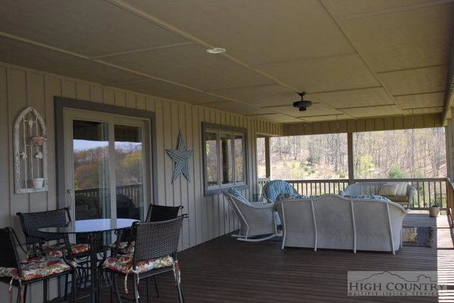 Image number 19 for the current listing