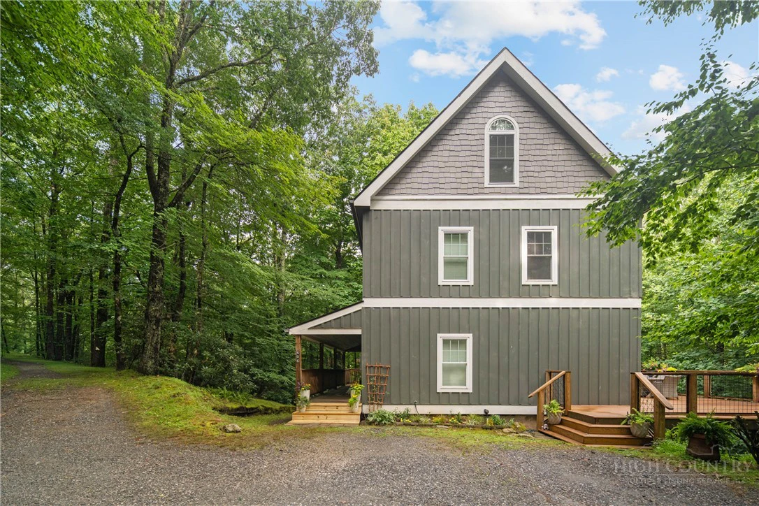 Image number 8 for the current listing