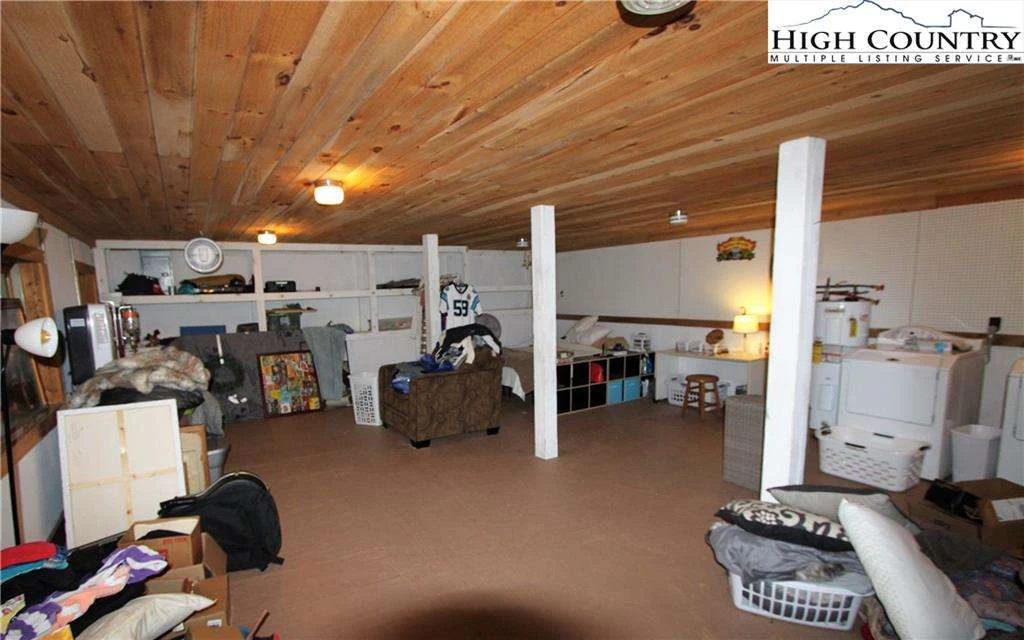 Image number 14 for the current listing