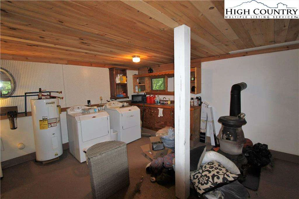 Image number 15 for the current listing