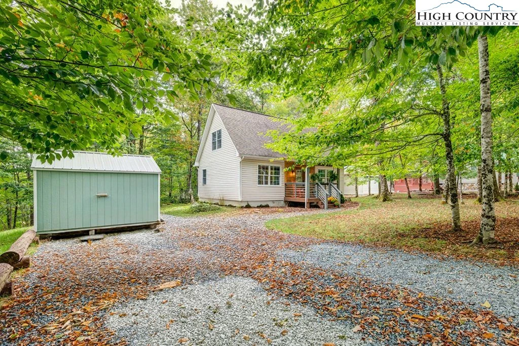 Image number 15 for the current listing