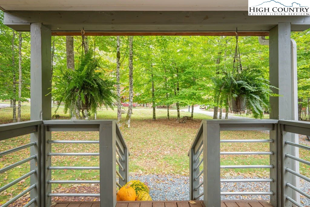 Image number 16 for the current listing