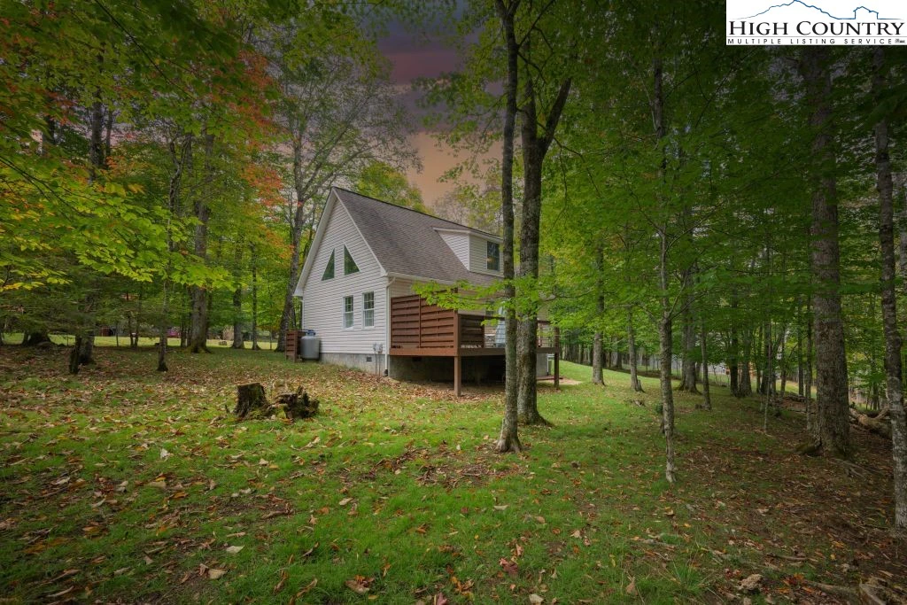 Image number 17 for the current listing