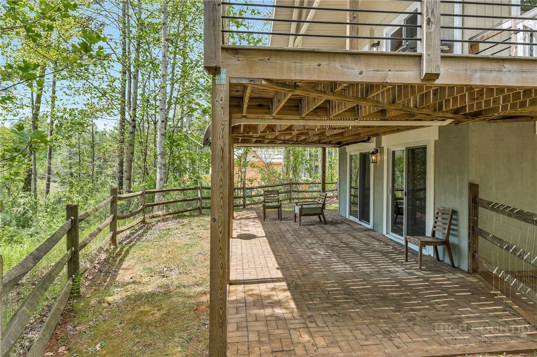 Image number 14 for the current listing