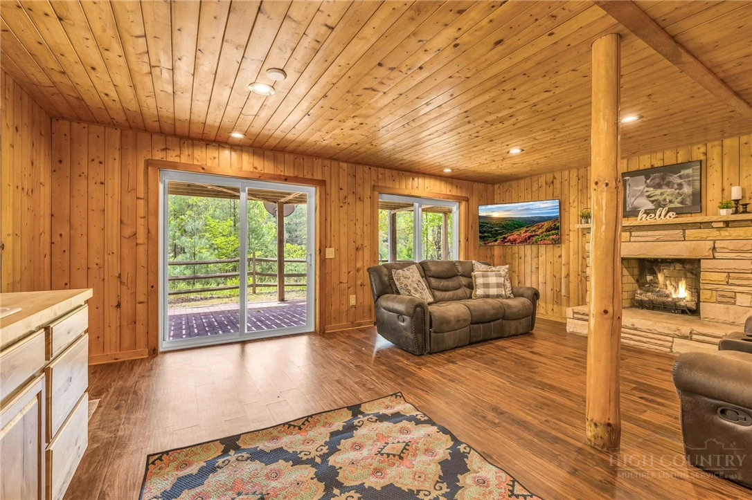 Image number 7 for the current listing