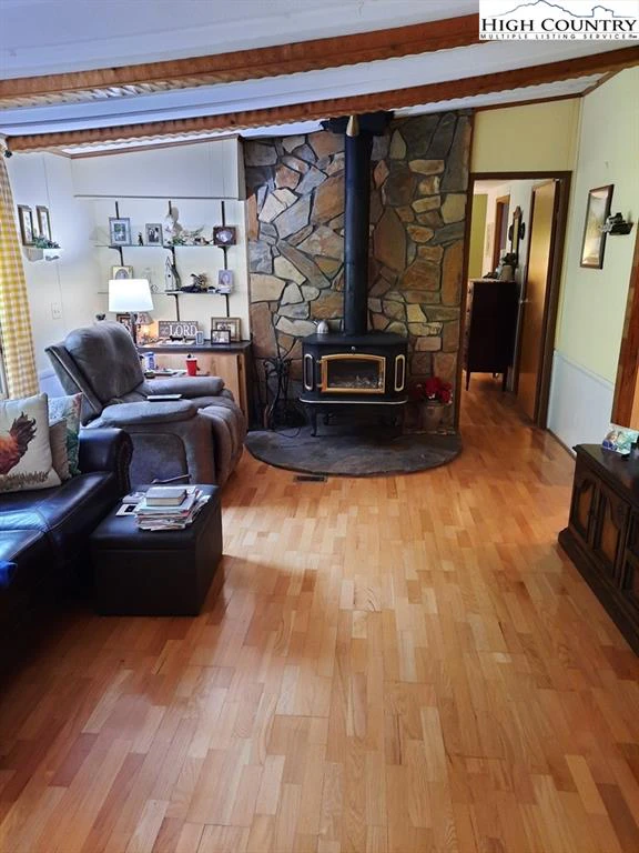 Image number 2 for the current listing