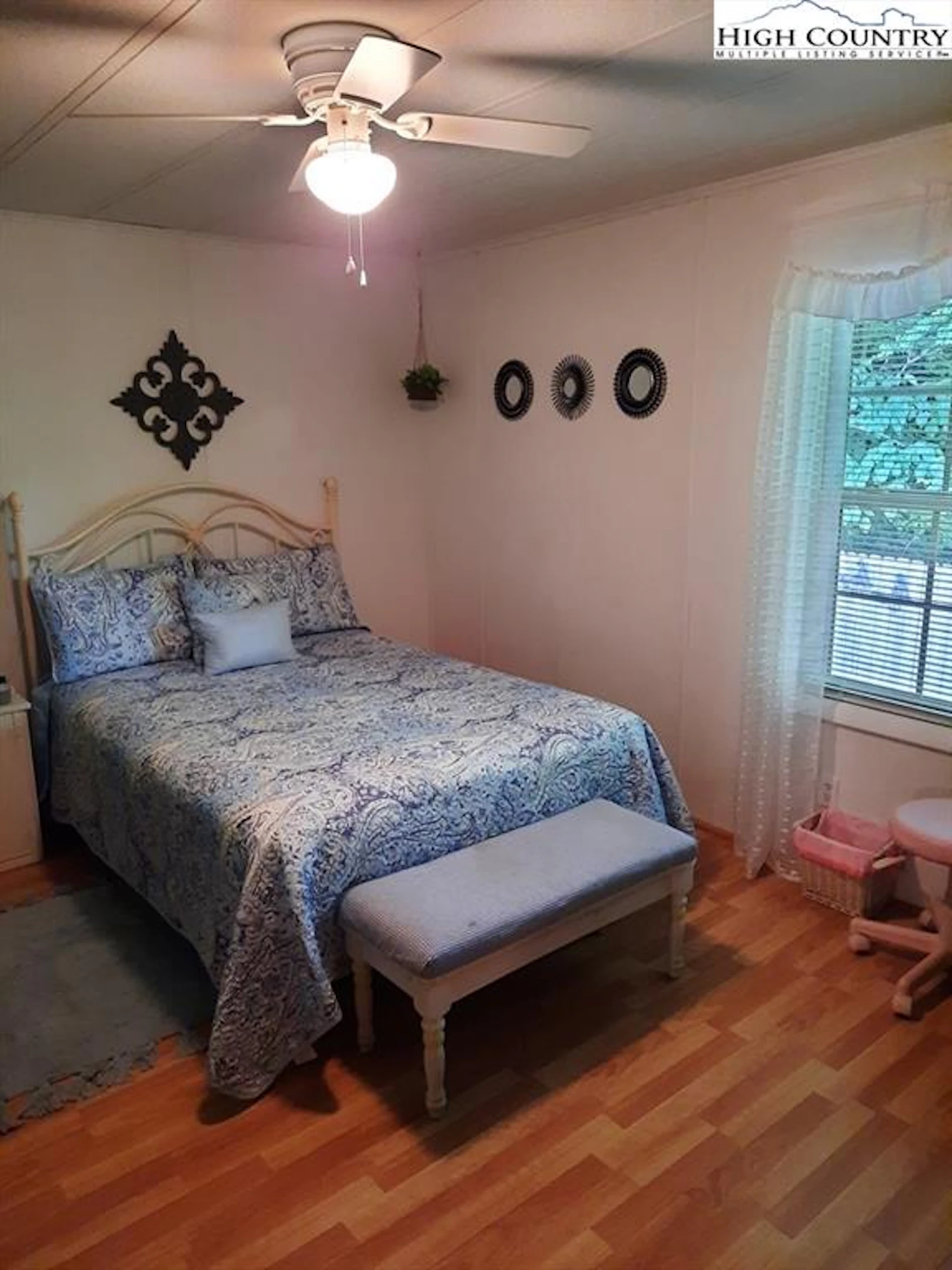 Image number 7 for the current listing
