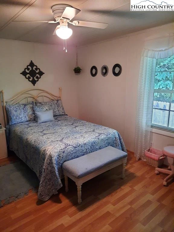 Image number 7 for the current listing
