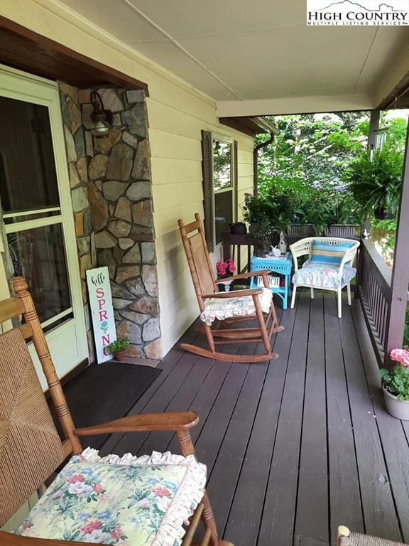 Image number 13 for the current listing