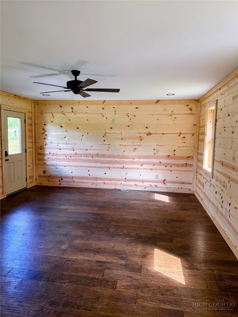 Image number 7 for the current listing