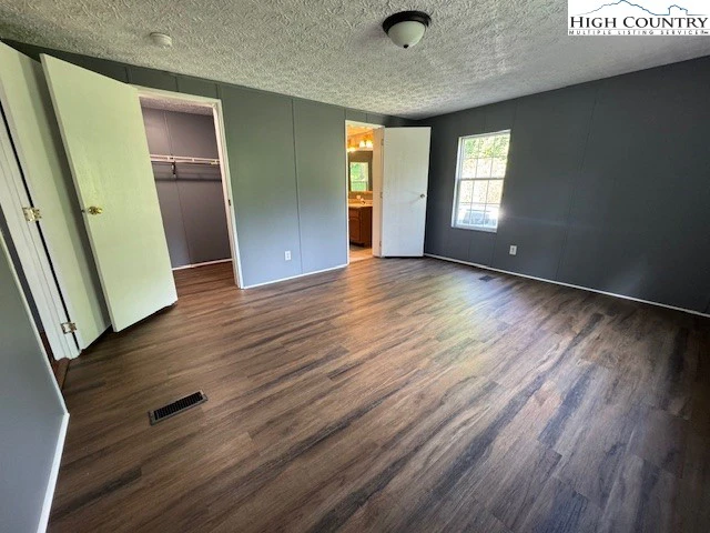 Image number 12 for the current listing