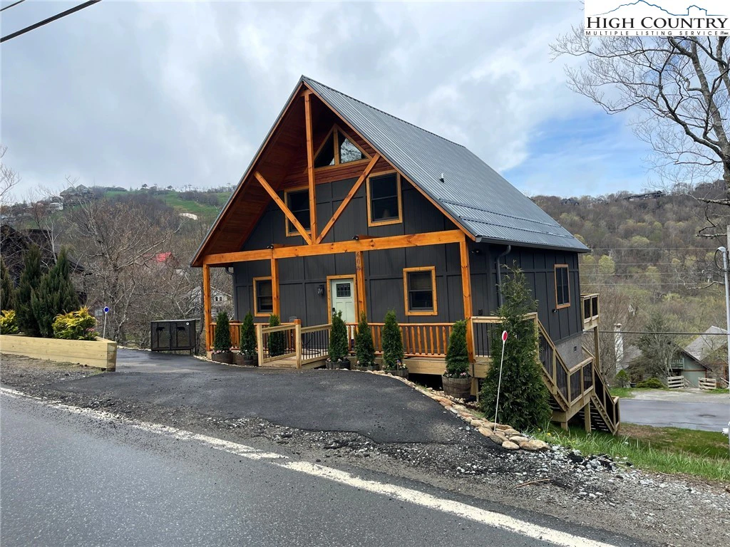 Image number 1 for the current listing