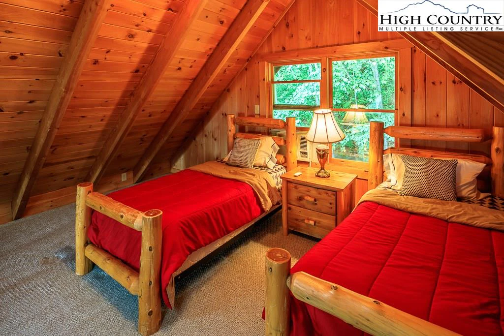 Image number 3 for the current listing