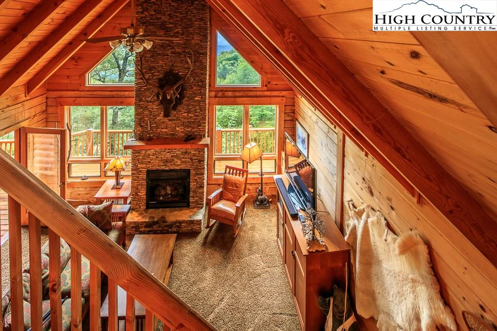 Image number 4 for the current listing