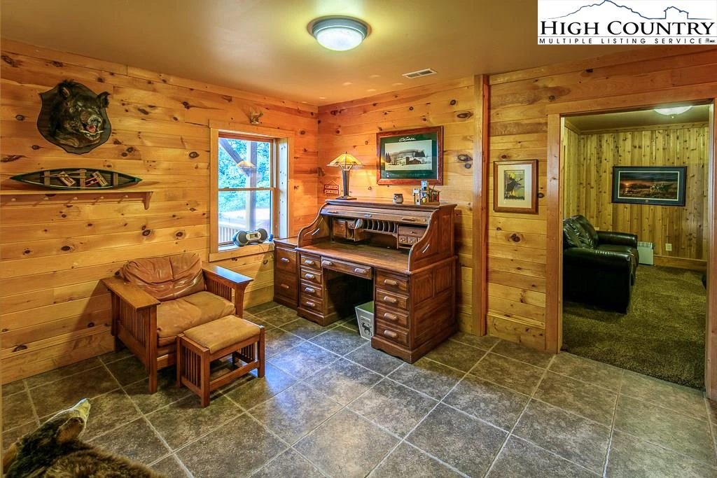 Image number 5 for the current listing