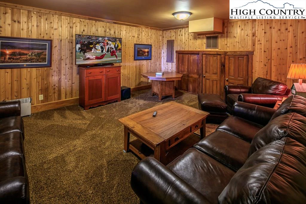 Image number 6 for the current listing