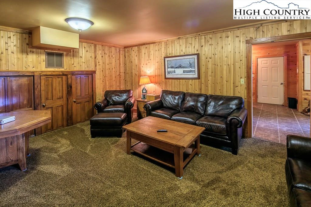 Image number 7 for the current listing