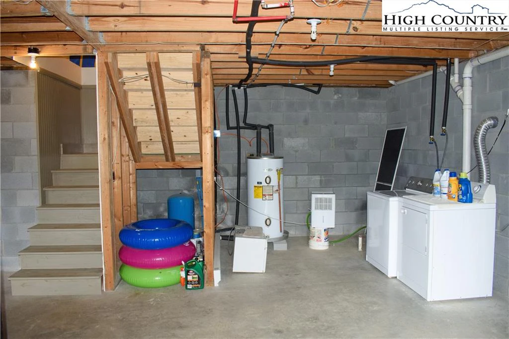 Image number 4 for the current listing