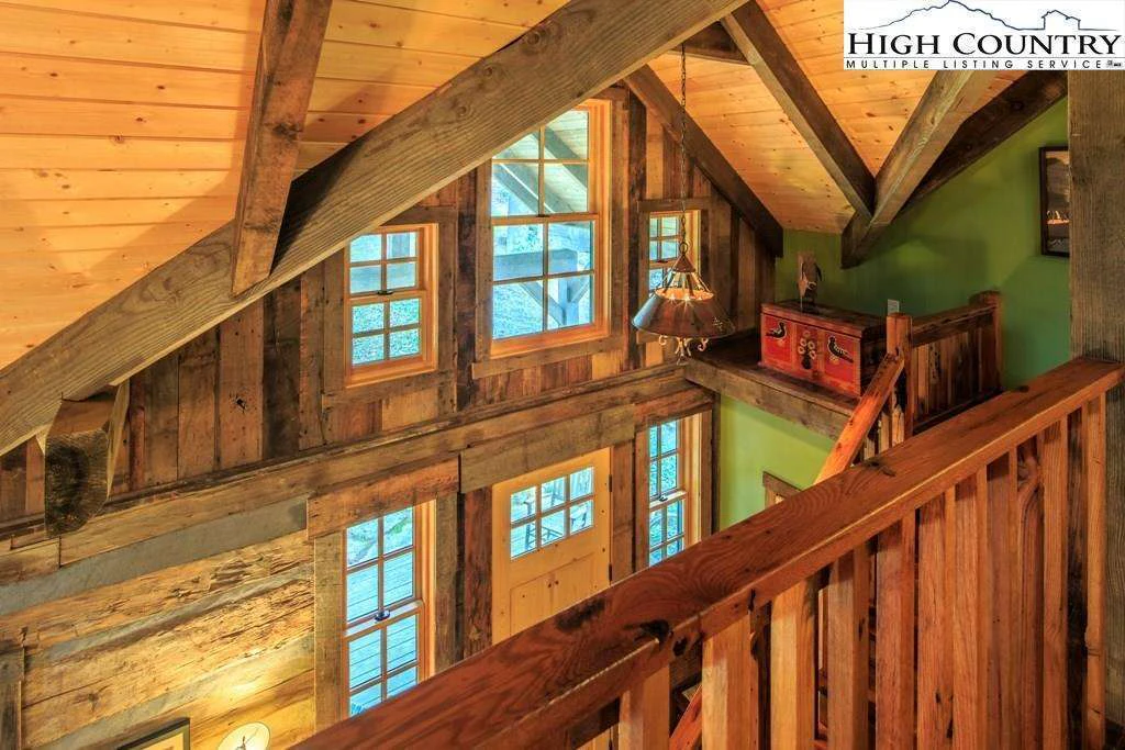 Image number 8 for the current listing