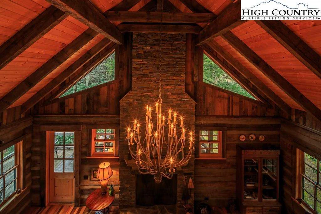 Image number 9 for the current listing