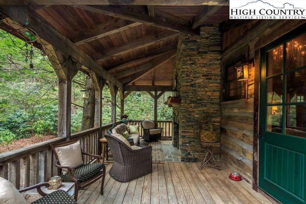 Image number 18 for the current listing