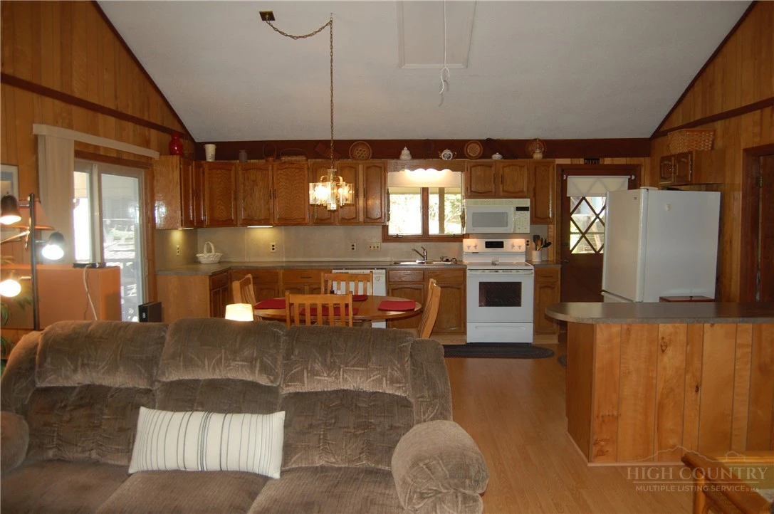 Image number 20 for the current listing