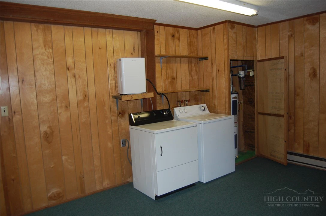 Image number 13 for the current listing