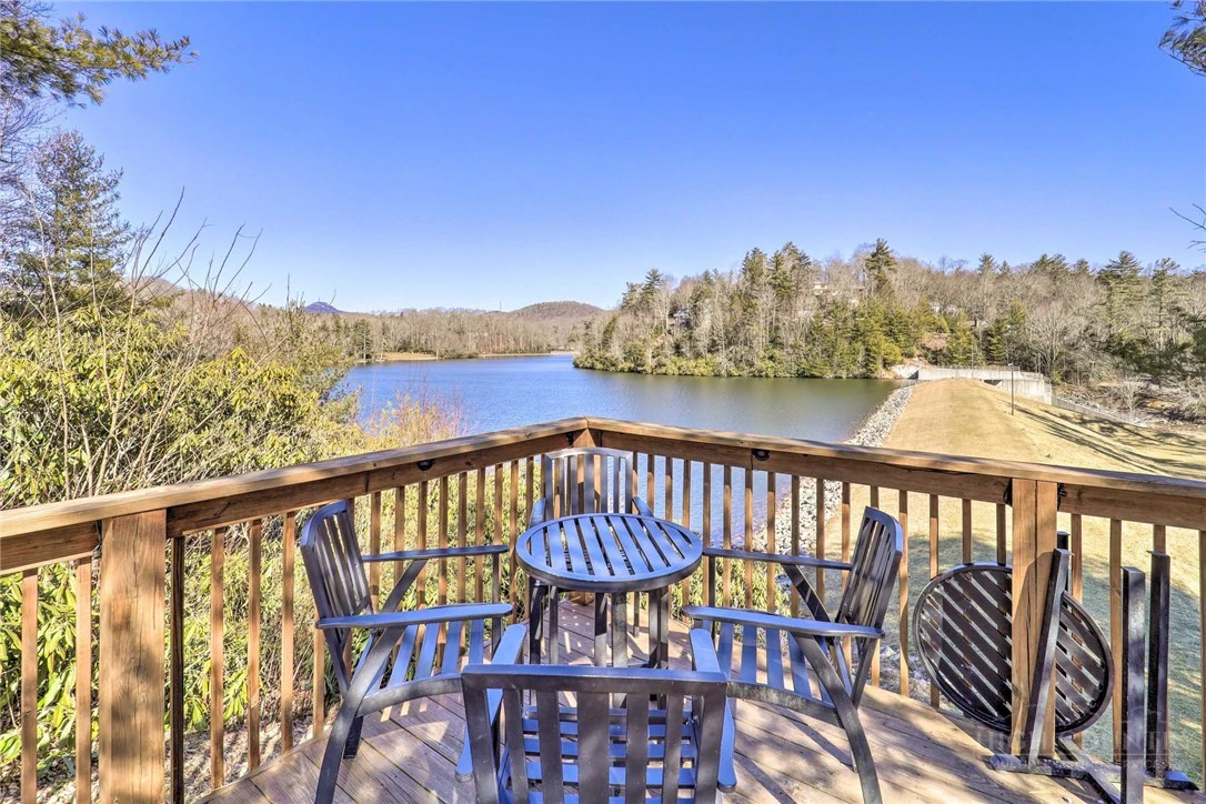 Image number 8 for the current listing