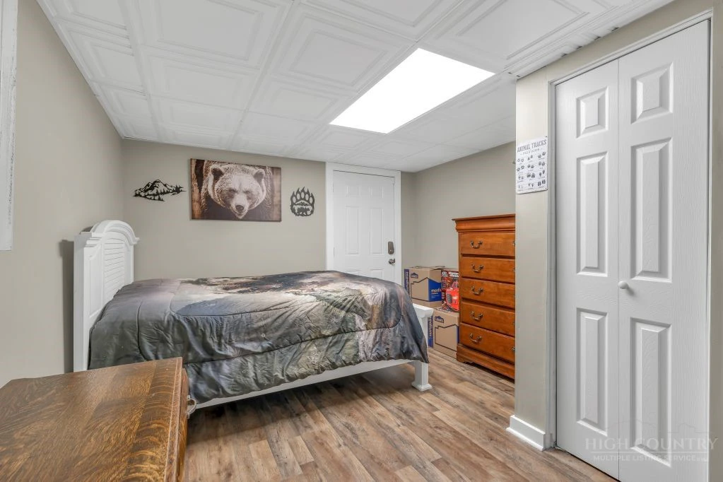 Image number 6 for the current listing