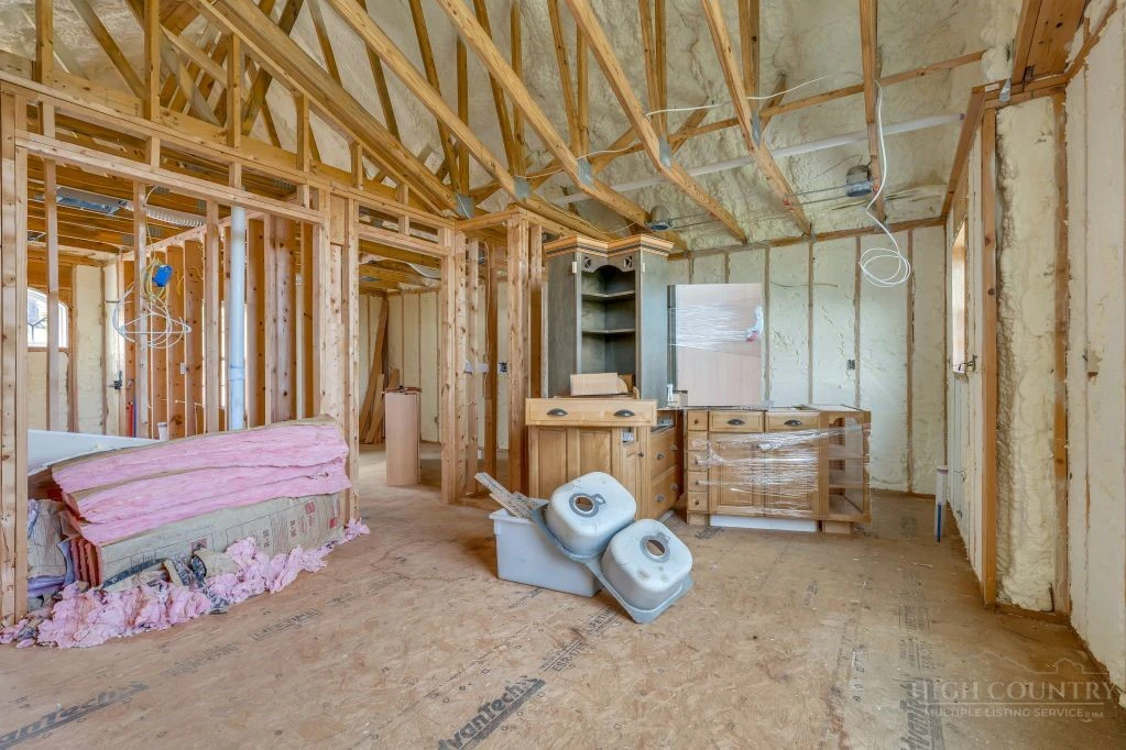 Image number 10 for the current listing