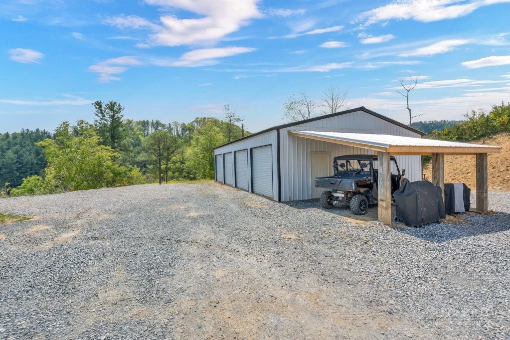 Image number 14 for the current listing