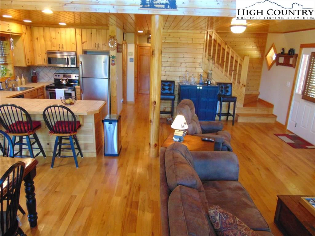 Image number 10 for the current listing