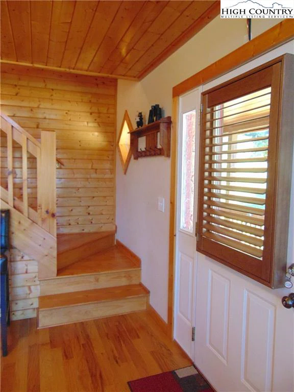 Image number 12 for the current listing