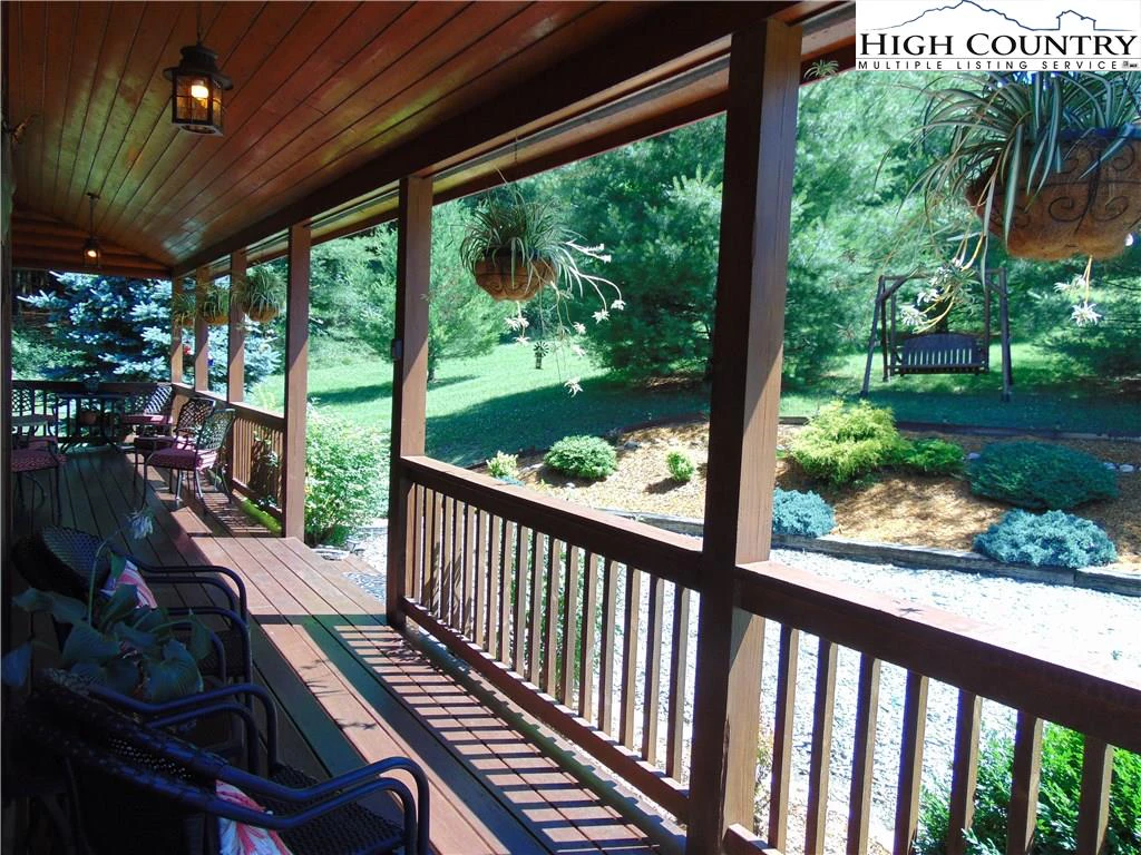 Image number 2 for the current listing