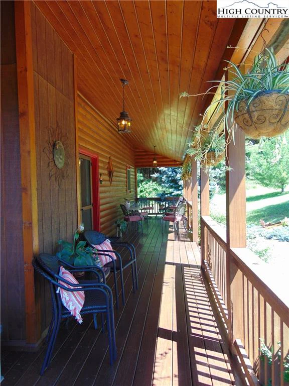 Image number 14 for the current listing
