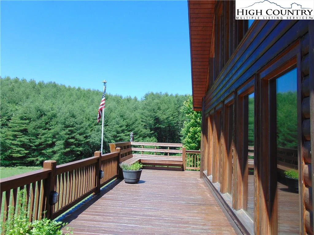 Image number 15 for the current listing