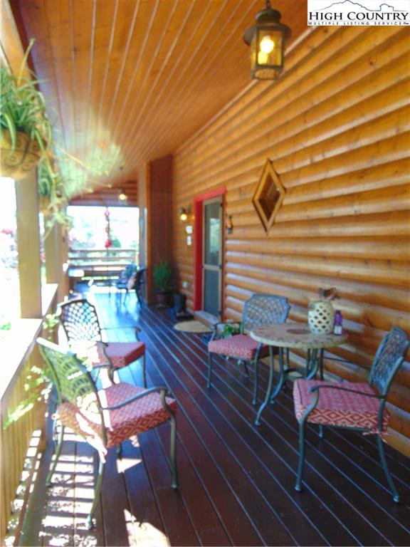 Image number 18 for the current listing
