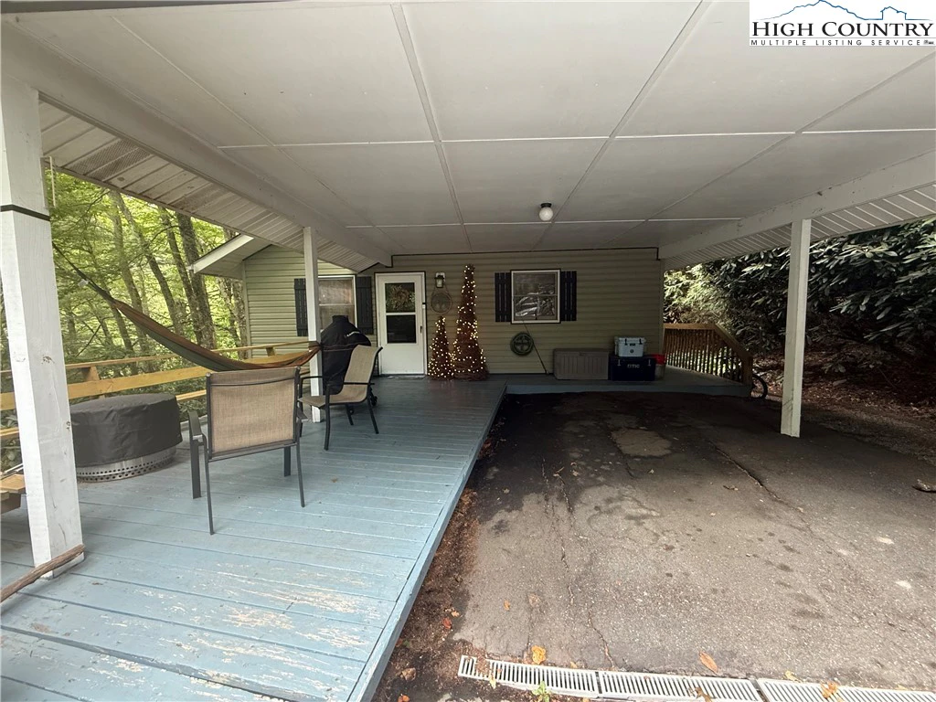 Image number 24 for the current listing