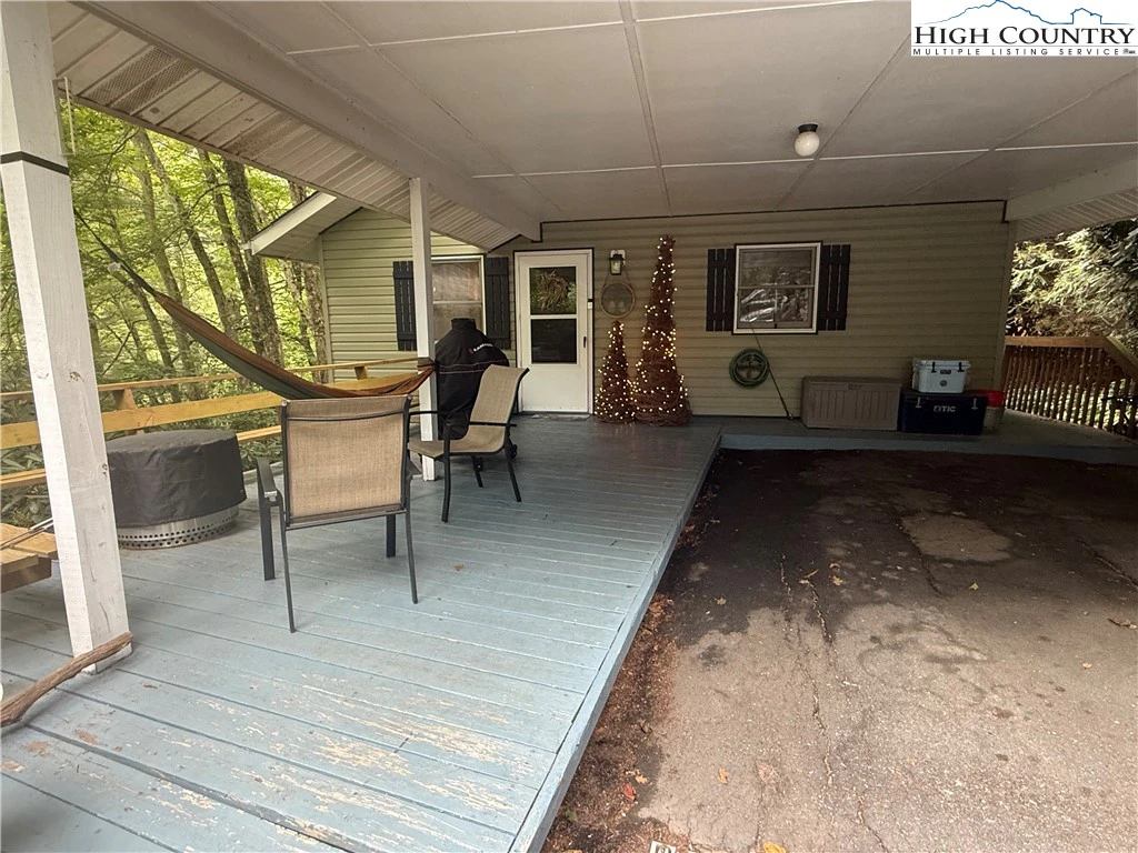 Image number 16 for the current listing