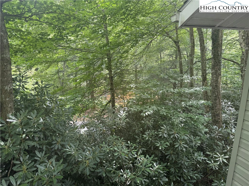 Image number 19 for the current listing