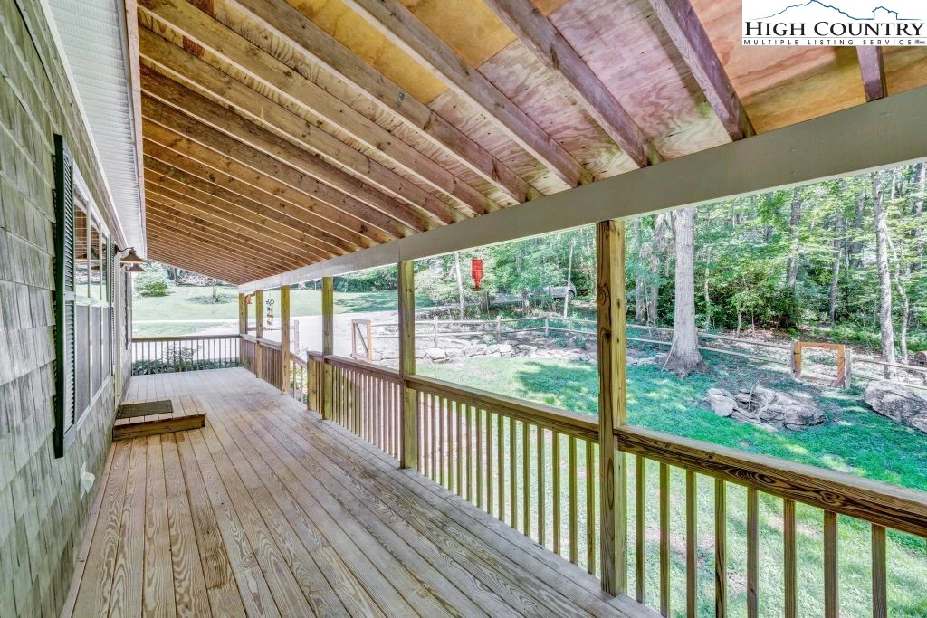Image number 9 for the current listing