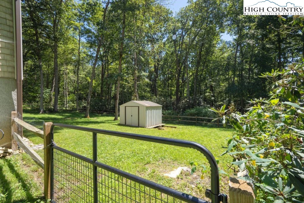 Image number 7 for the current listing