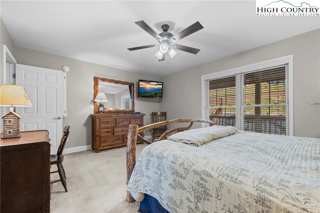 Image number 12 for the current listing