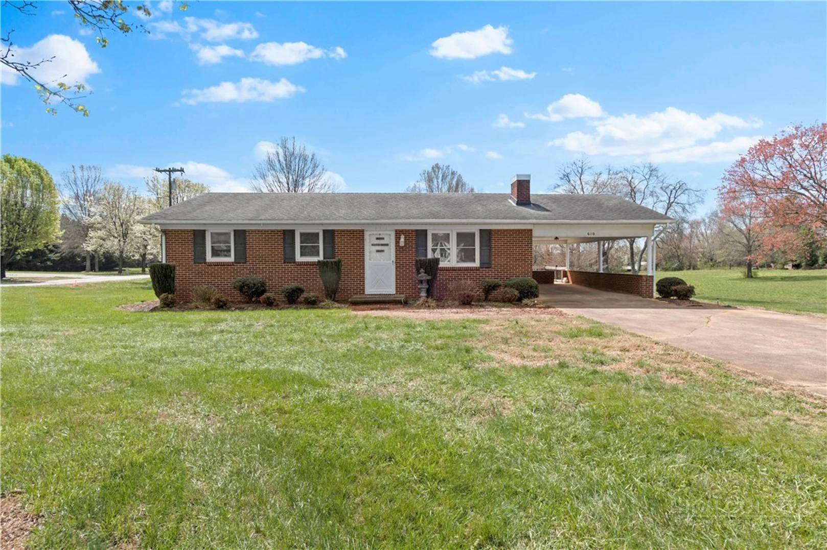 Image number 2 for the current listing