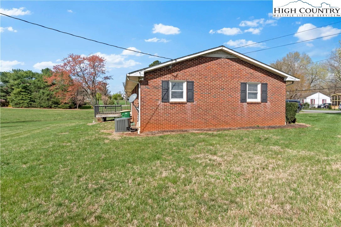 Image number 5 for the current listing