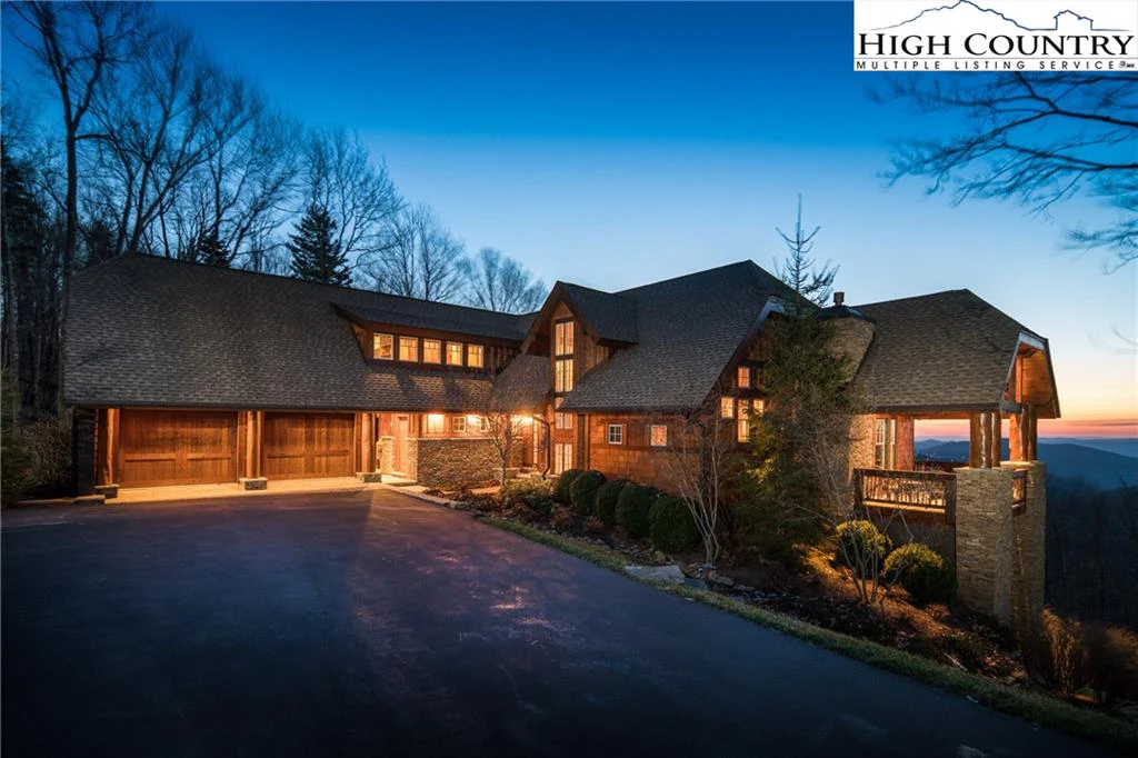Image number 1 for the current listing