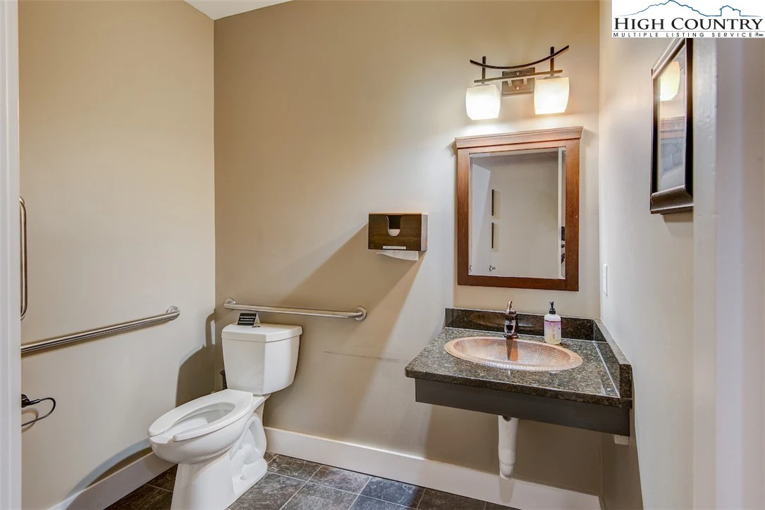 Image number 2 for the current listing