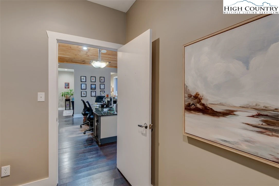 Image number 12 for the current listing
